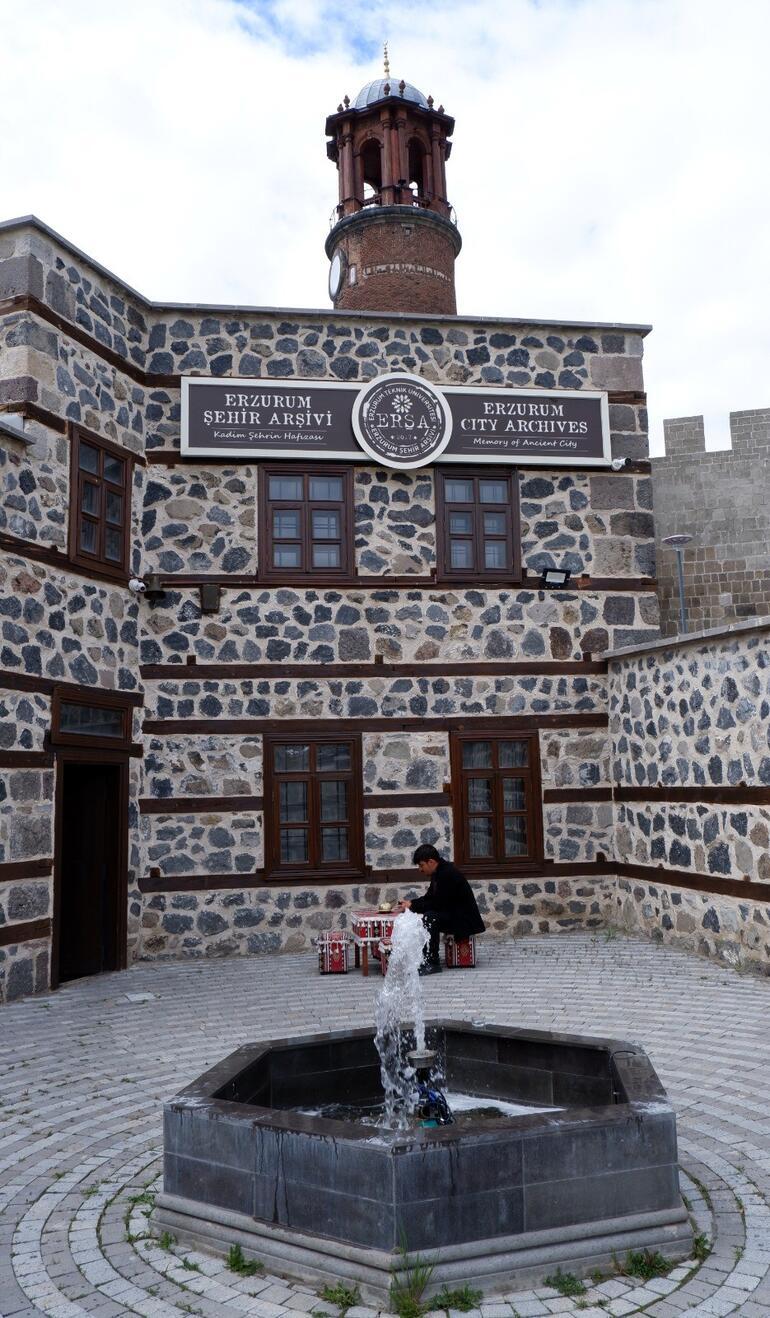 Erzurum Şehir Arşivi’ne ziyaretçi akını
