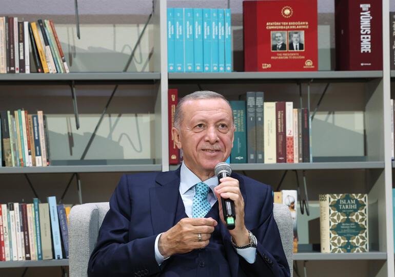 Cumhurbaşkanı Erdoğan Rami Kütüphanesinde gençlerle buluştu