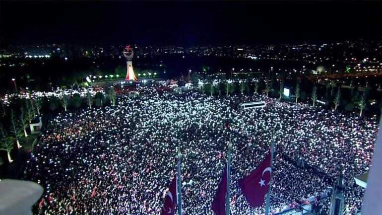 Son dakika... Erdoğandan Beştepede balkon konuşması: Kimseye kırgın, küskün ve öfkeli değiliz